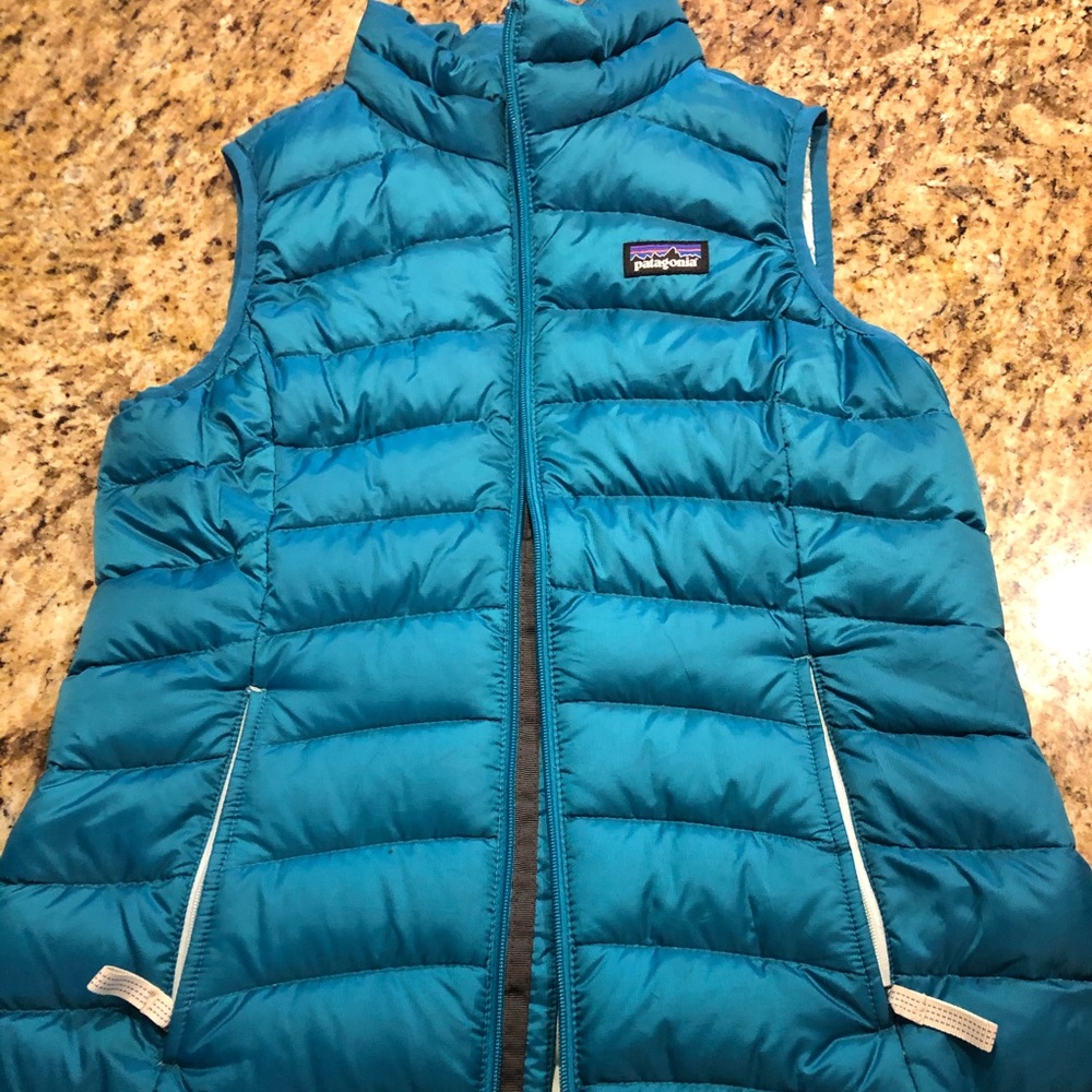 Patagonia Puffer Vest - Girls Size Med - 10